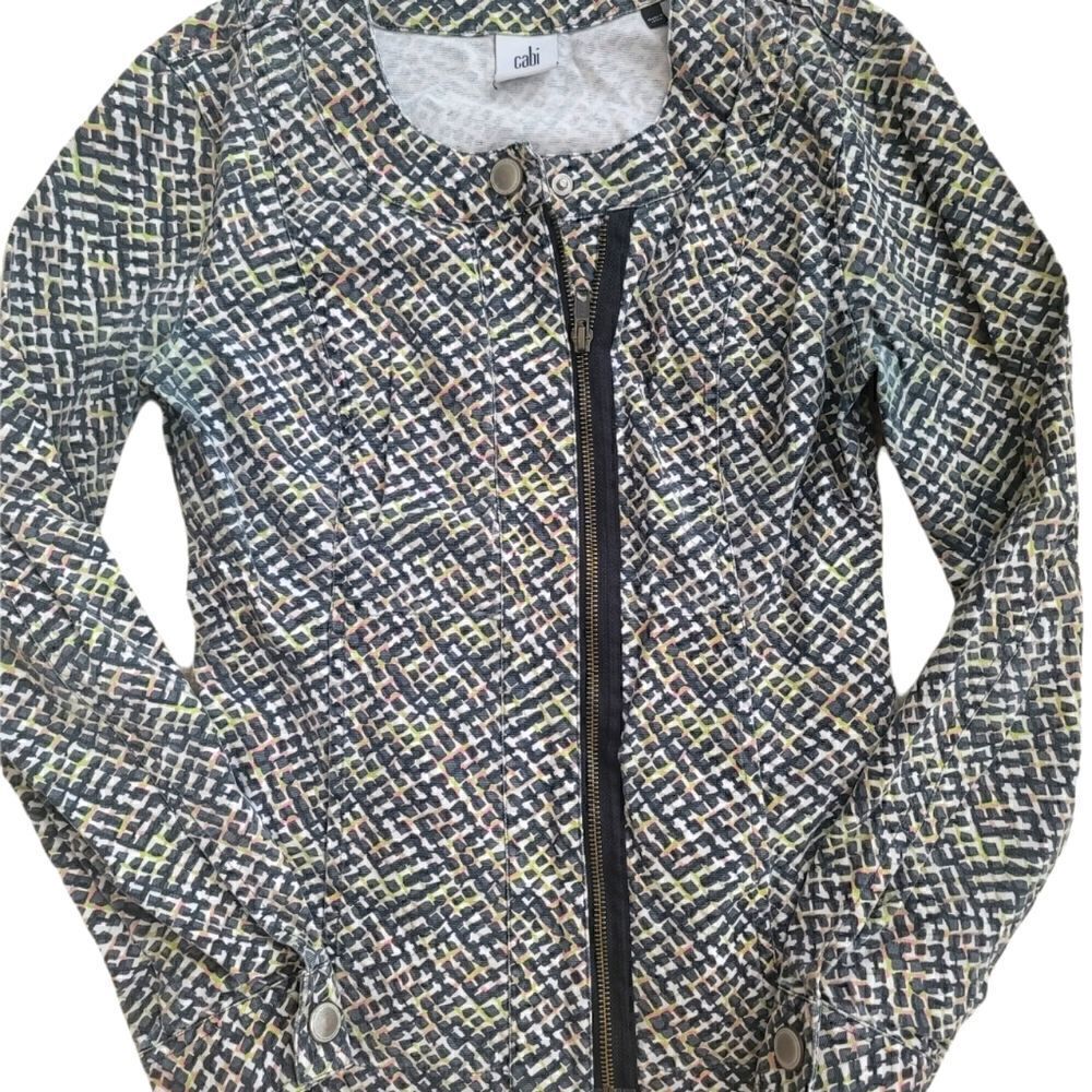 Cabi Women's Zip Up Jacket with Black, Off White, Green & Coral Print - Size XS